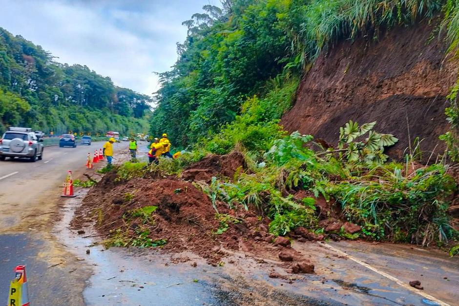 El deslizamiento de tierra ha afectado el tránsito en el sector. (Foto: Covial)
