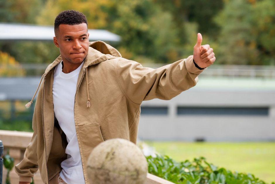 El capitán de los galos no tiene una lesión grave, pero si reportó molestias por un golpe en el tobillo que sufrió en el último partido con el Madrid. (Foto: AFP)
