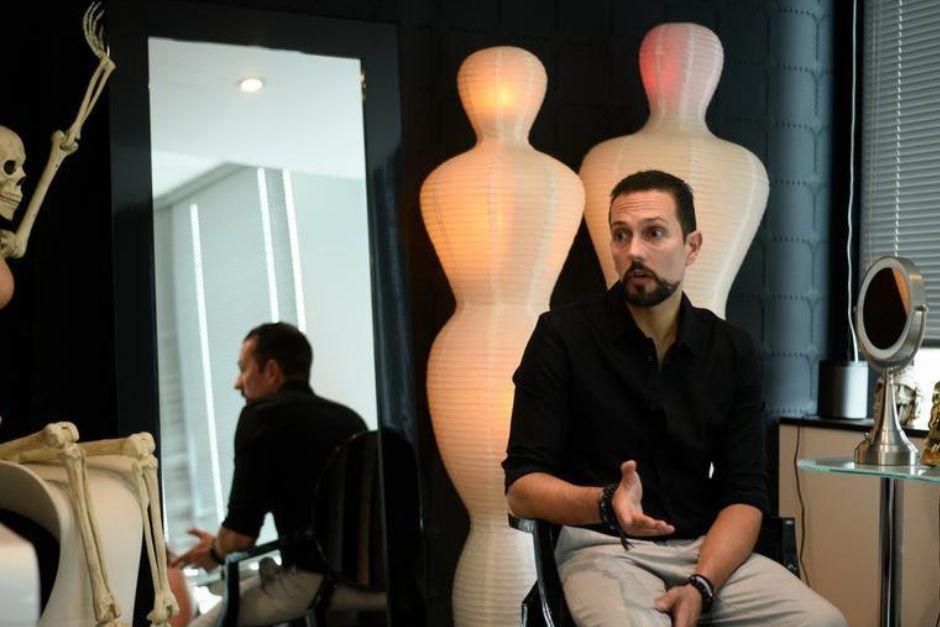 Kevin Malouf en su clínica, en donde atendía consultas de tratamientos estéticos.&nbsp;(Foto: redes sociales)