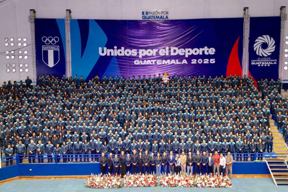 Más de 500 atletas guatemaltecos fueron juramentados en el&nbsp;gimnasio Teodoro Palacio Flores de la zona 5 capitalina. (Foto: COG)