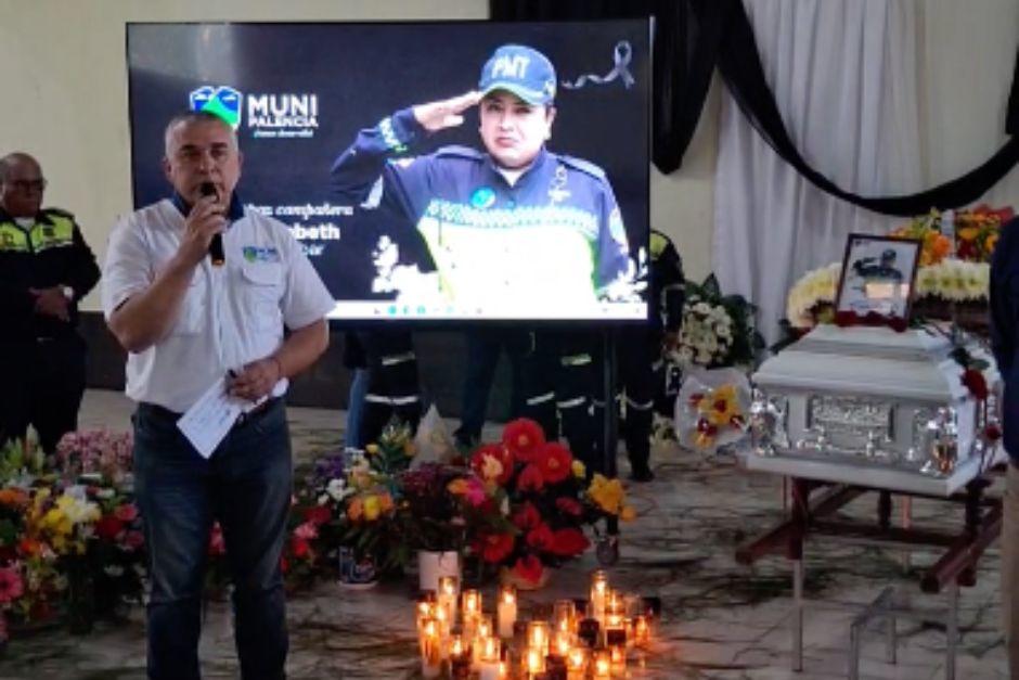 Brenda Chivalán se encontraba realizando sus labores cuando sucedió la tragedia. (Foto: captura de video de Municipalidad de Palencia)