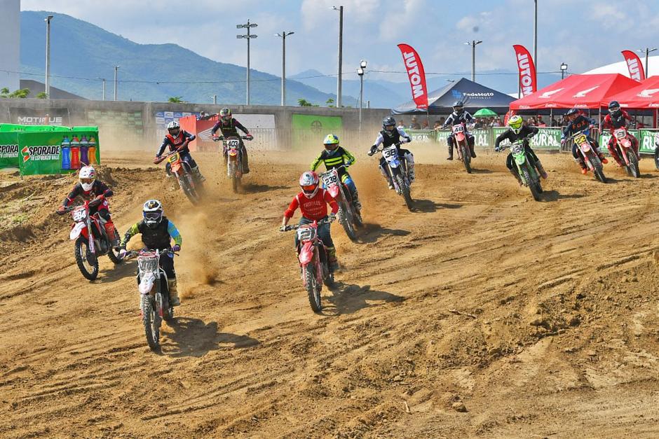 Intensa salida de la categoría de Veteranos. (Foto: Cortesía PSLMX)