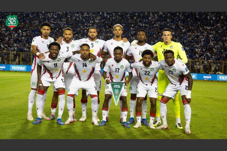 La Selección de Futbol de Surinam lidera el grupo de la eliminatoria. (Foto: Redes Sociales)