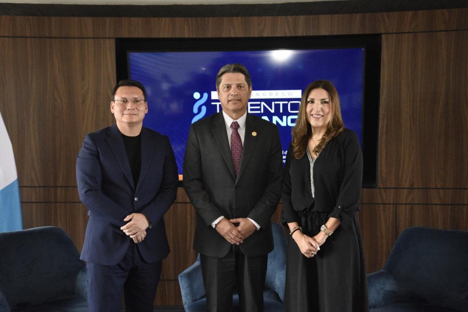 Carlos Salazar, presidente de GEO; Carlos Sandoval, director ejecutivo de la CIG y Ruth Revolorio, vicepresidente de GEO. (Foto: Edgar Pocón/Colaboración)