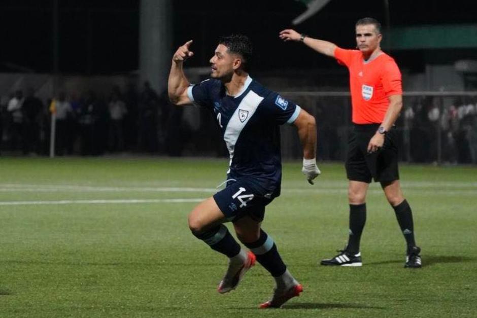 El alocado festejo de Darwin Lom. (Foto: FFG)