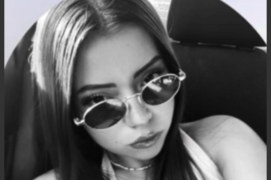 Estudiantes le rindieron un emotivo homenaje. (Foto: redes sociales)