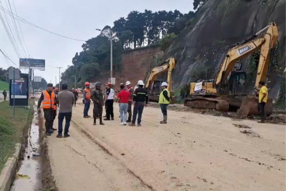 Se registra un nuevo deslave momentos después de los hallazgos. (Foto: José Luis Pos/colaborador)