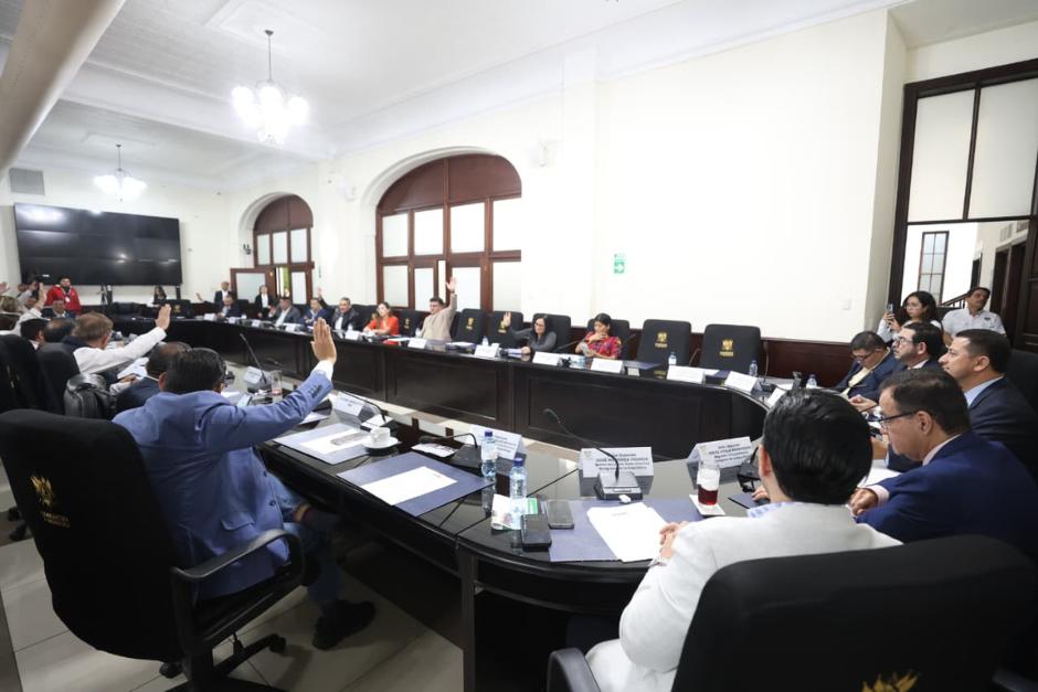 La instancia de Jefes de Bloque acordó incluir la discusión de un punto resolutivo para pedirle al presidente Arévalo declarar estado de excepción en todas las cárceles. (Foto: Congreso de la República/Soy502)
