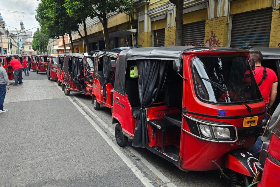 La calle del Congreso de la República se encuentra bloqueada. (Foto: Estuardo Paredes/colaborador)
