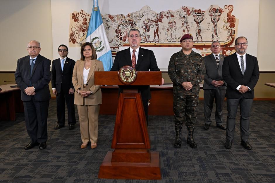 El presidente Bernardo Arévalo durante un mensaje para informar sobre cambios en la cúpula del Ministerio de Gobernación. (Foto: SCSPR/Soy502)