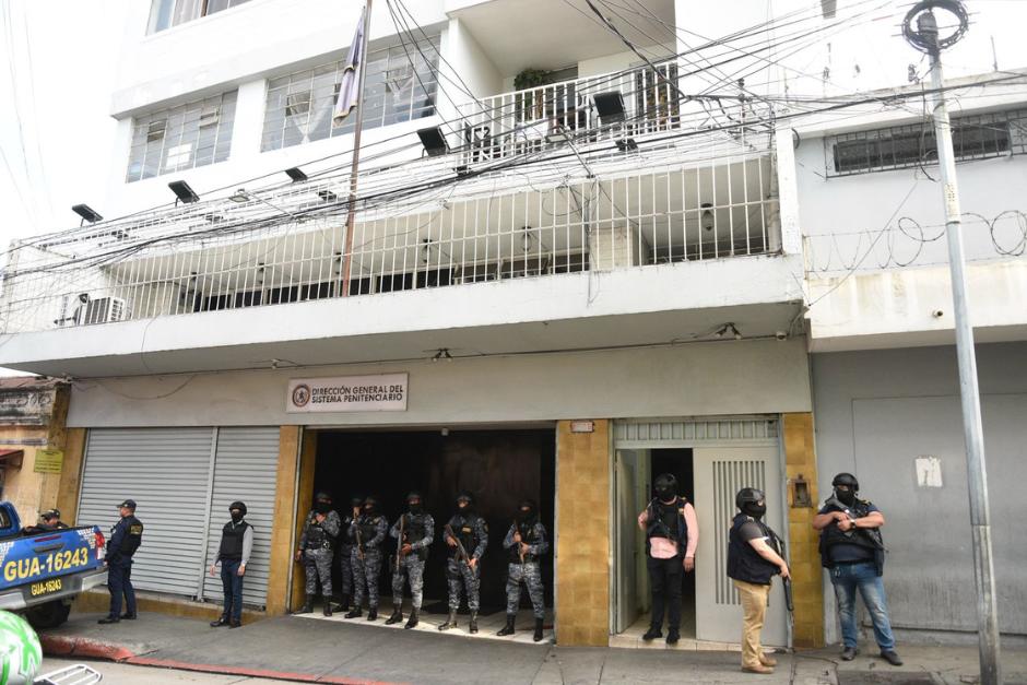 El Ministerio Público allanó oficinas del Sistema Penitenciario. (Foto: Edgar Pocón / Colaborador)