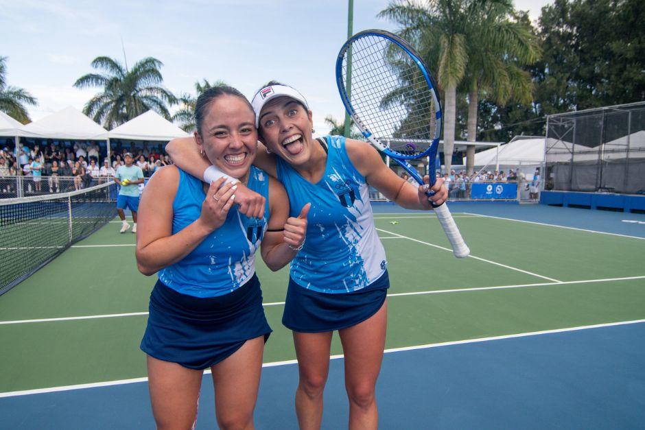 Las guatemaltecas María Rivera y Deborah Domínguez conquistaron el oro en la final de tenis dobles femenino. (Foto: Guatemala 2025)