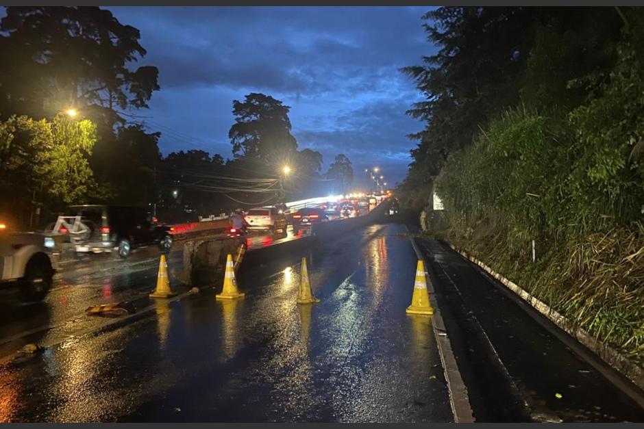 Un derrumbe ocurrió en el lugar debido a las fuertes lluvias. (Foto: Conred)