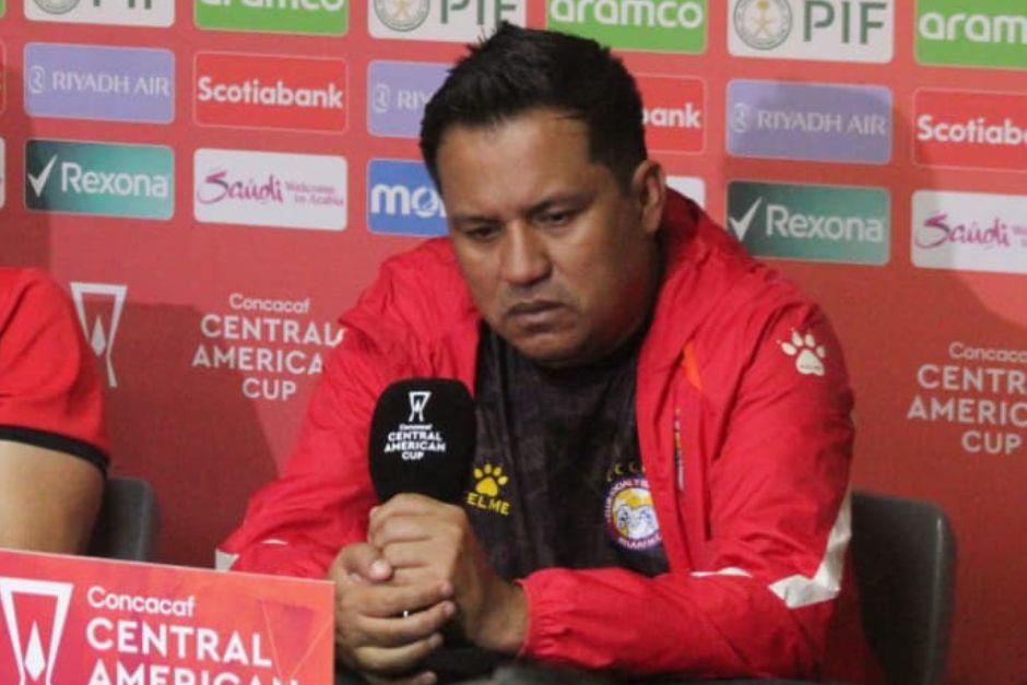 El entrenador de los superchivos dijo que la idea es sacar un buen resultado para cerrar la serie en casa la próxima semana. (Foto: Pedro Mijangos)