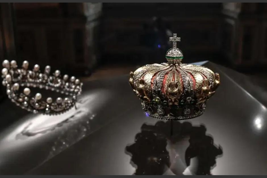 Estas son parte de las joyas robadas del museo. (Foto: Museo del Louvre)