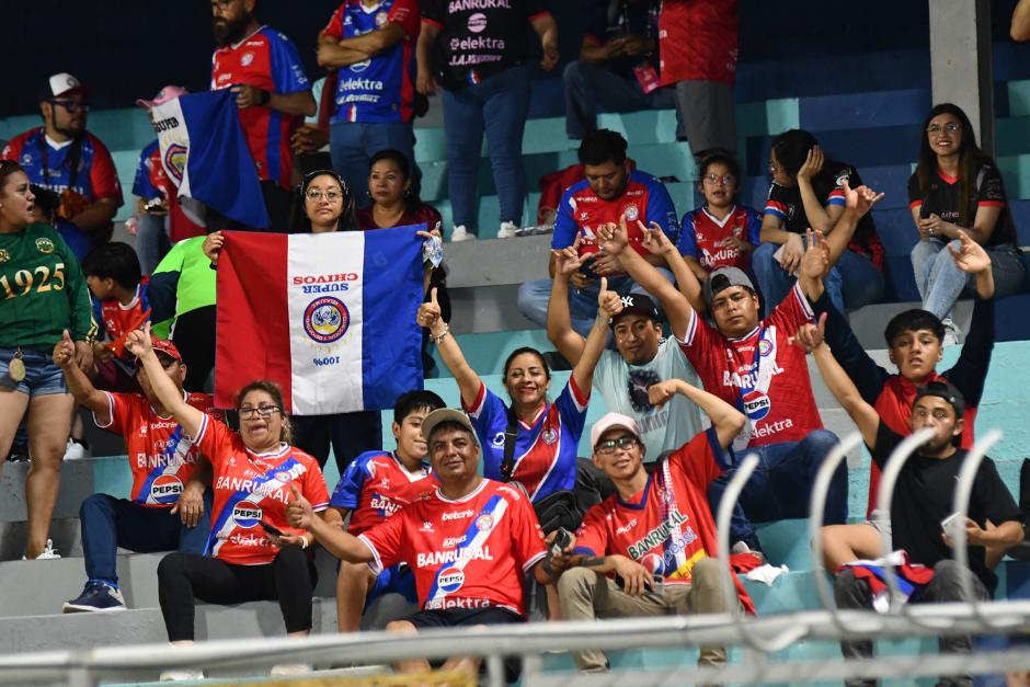 No importa la cantidad de kilómetros cuando se trata de apoyar al equipo quetzalteco. (Foto: Cortesía Vilcar Fuentes)