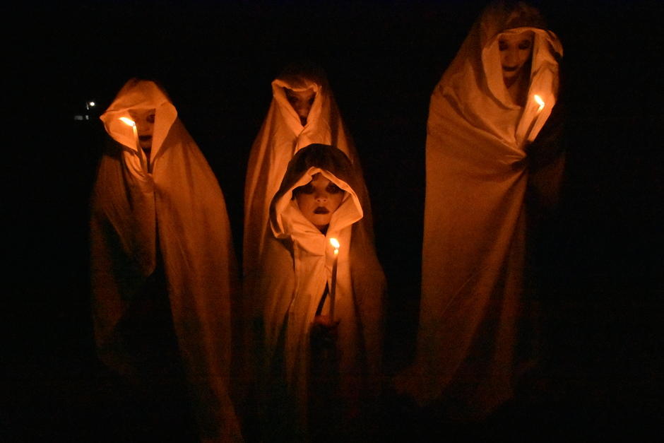 El sonido del rosario marca el inicio del recorrido de las ánimas, según la creencia popular. (Foto: Bernardo Montúfar/Colaborador)