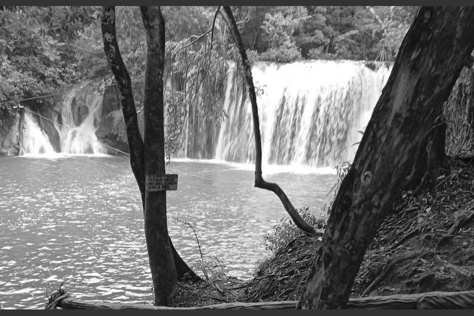 El docente fue arrastrado por el río y fue hallado sin vida. (Foto: Bomberos Voluntarios Departamentales)