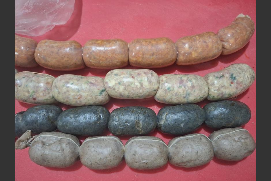 El chorizo negro, es uno de los embutidos más representativos del fiambre guatemalteco.&nbsp;Foto: Josué Ardeano/Colaborador)