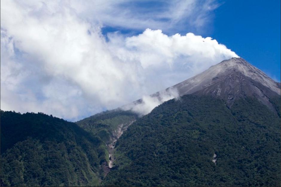 Volcán de Fuego y Santiaguito han entrado en actividad durante las últimas horas. (Foto: Conred)