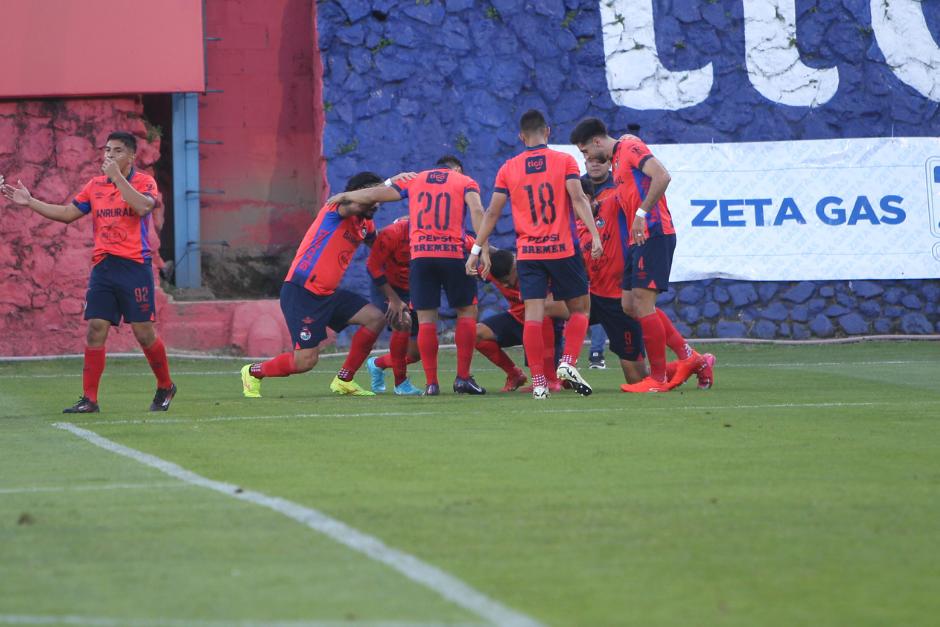 Los rojos se mantienen a dos puntos del líder Mixco. (Foto: Eddy Recinos / Nuestro Diario)
