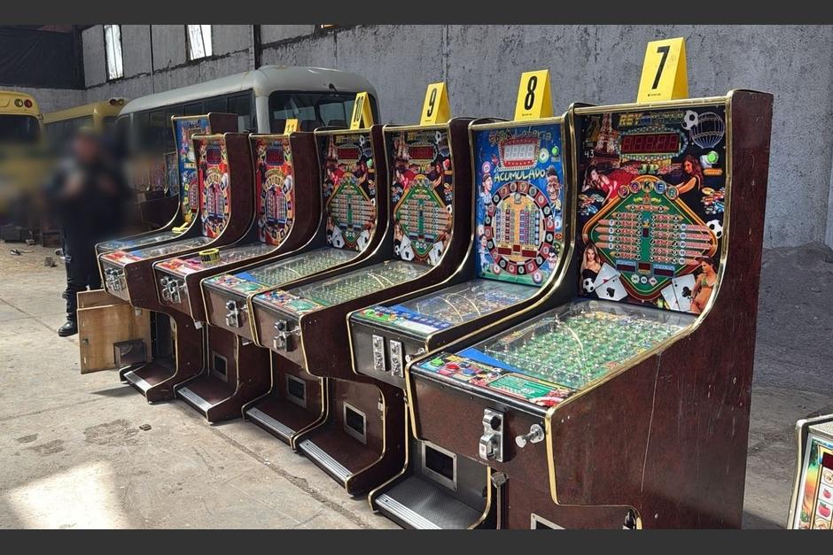 Más de 100 máquinas fueron incautadas. (Foto: PNC)