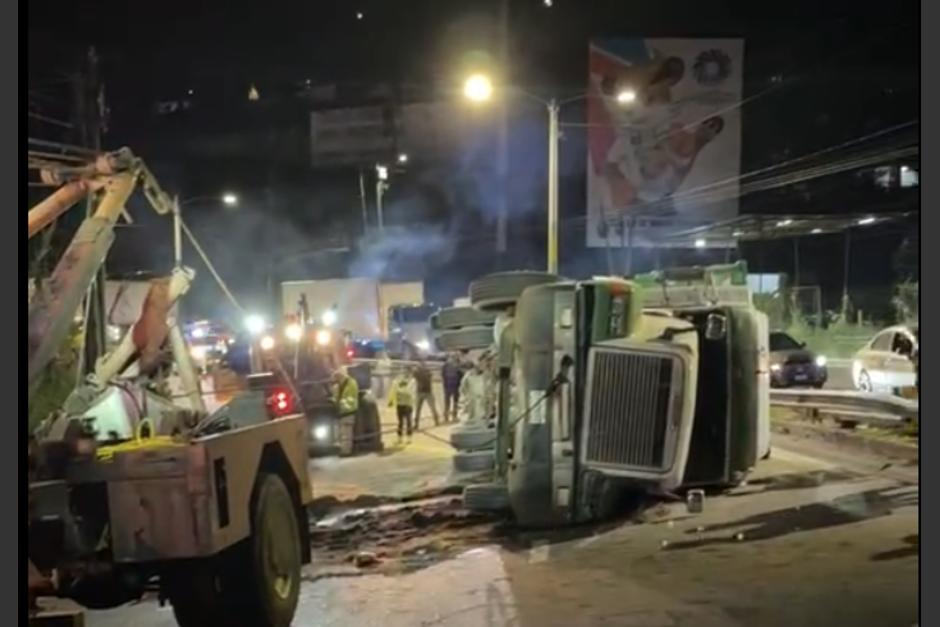 El camión fue retirado esta madrugada. (Foto: captura de video)