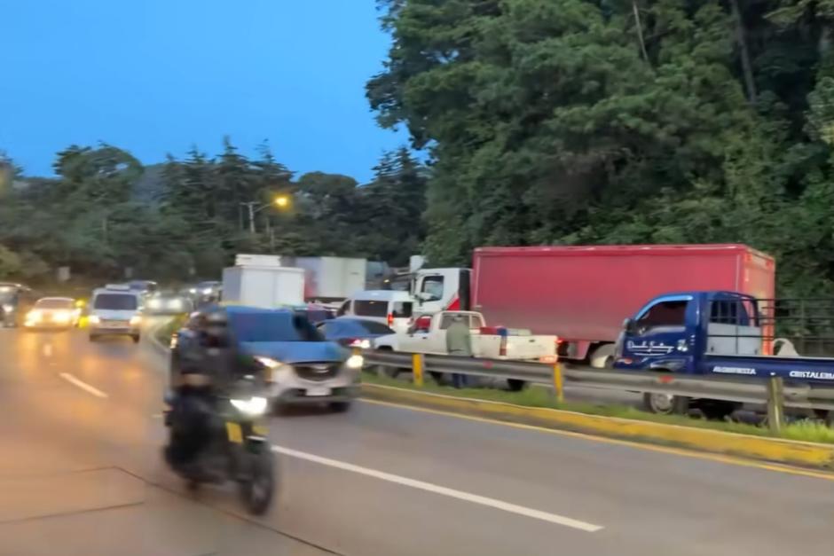 En los próximos días, se implementaría un plan piloto para mejorar el tránsito vehicular en un sector de San Lucas Sacatepéquez, sobre la CA-1 Occidente. (Foto: Archivo/Soy502)