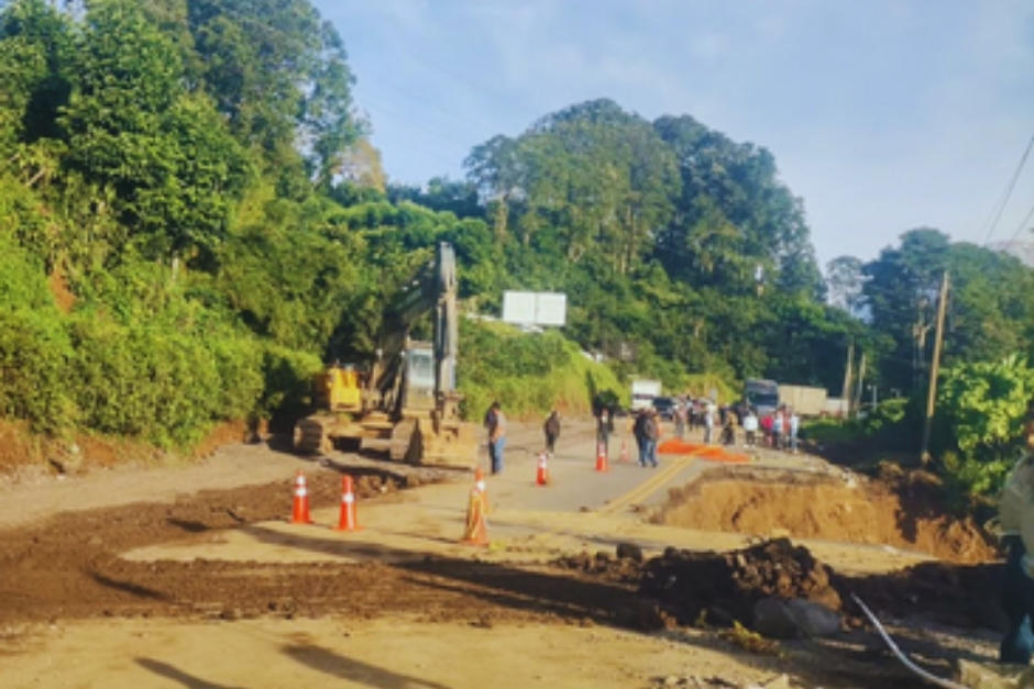 Este paso provisional Cito-Zarco permite el tránsito vehicular mientras continúan los trabajos para restablecer la circulación completa. (Foto: Covial)&nbsp;