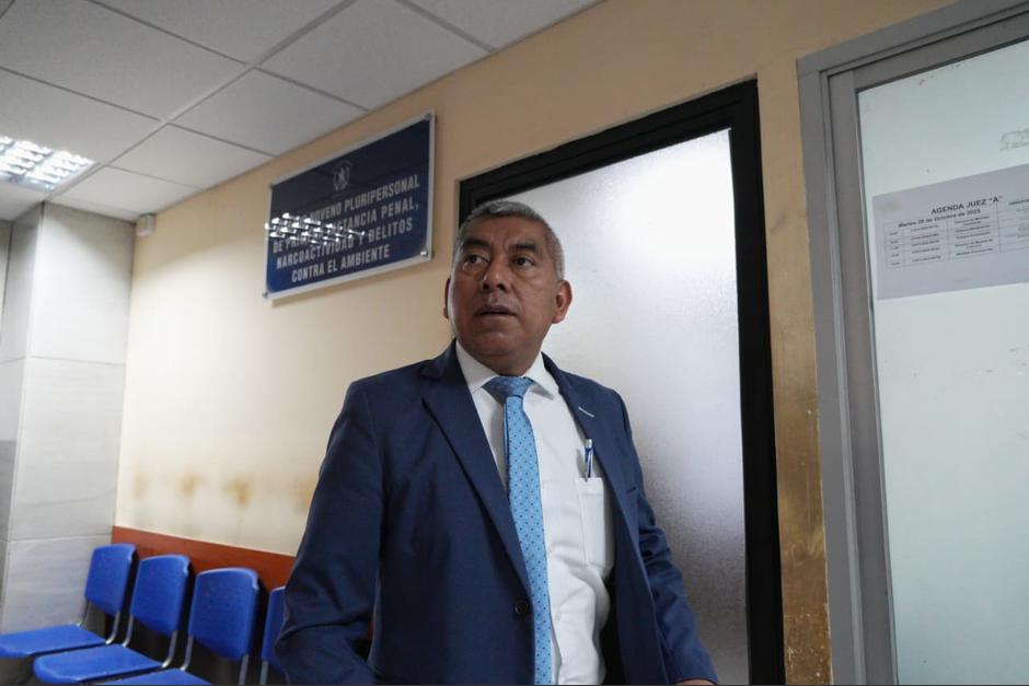 El jefe de la Feci, Rafael Curruchiche, al salir de una audiencia unilateral en el juzgado Noveno. (Foto: Wilder López/Soy502)