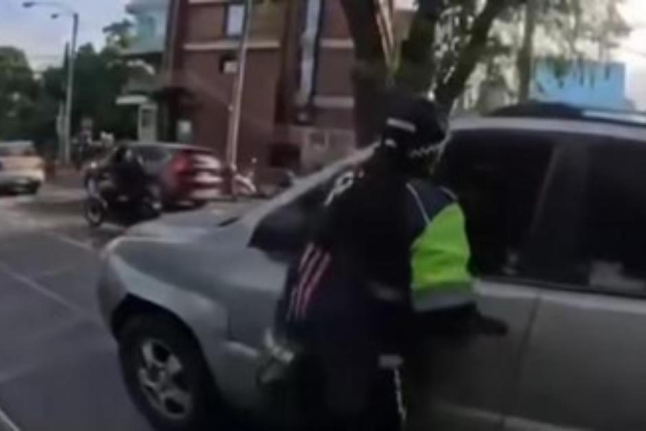 La denuncia de la conductora se confirma después de que fuera ligada a proceso por atentado. (Imagen: captura de pantalla)