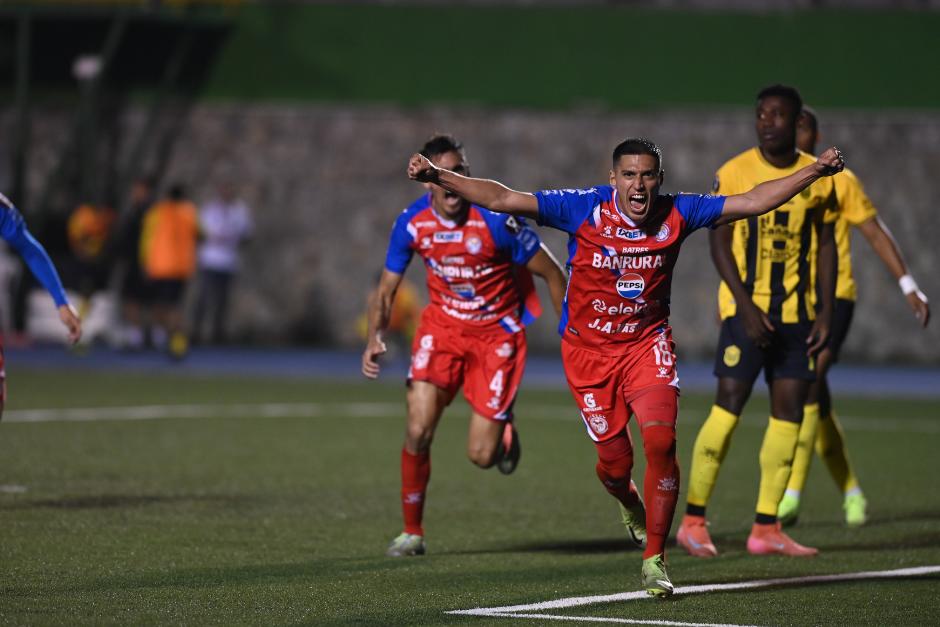 Juan Cardona y su gol abrieron las puertas a los chivos para volver a meterse a una final, 43 años desde la última ocasión. (Foto: Pedro Pablo Mijangos/Colaborador)