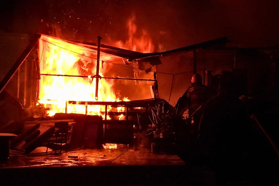 Los gatos presentaban intoxicación y dificultad respiratoria por la inhalación de humo. (Foto: Bomberos Municipales)