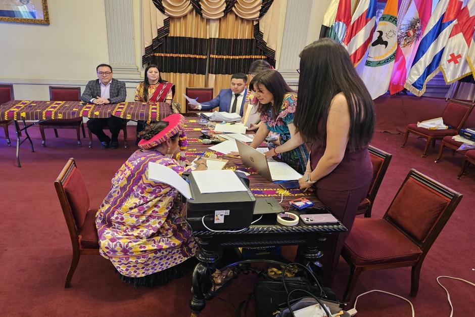 En el salón de honor de la municipalidad de Quetzaltenango se desarrolló la inscripción. (Foto: Oswaldo Cop/Colaborador)