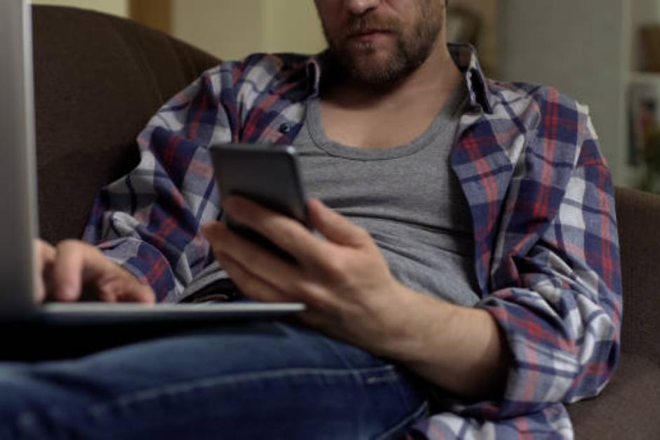 El acusado inició un acercamiento con la intención de solicitar material íntimo a una menor de edad. (Foto ilustrativa: istock)