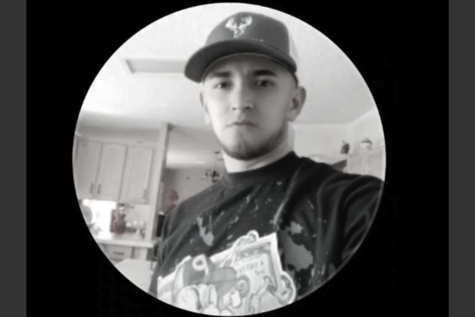 Tras el impacto, el guatemalteco no logró salir del auto. (Foto: Gofundme)