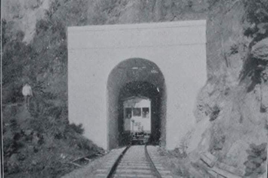 El túnel albergó el paso del Ferrocarril de Los Altos de 1930 a 1933. (Foto: Erick Colop/Colaborador)
