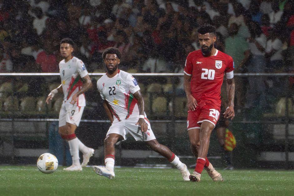 Los canaleros no tuvieron un buen partido en una noche lluviosa en Surinam, otro de los rivales que Guatemala visitará el 10 de octubre. (Foto: Fepafut)