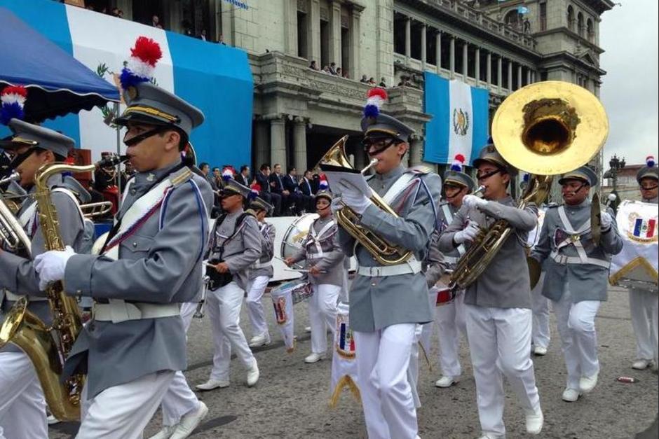 Varios centros educativos desfilarán por la ciudad. (Foto: archivo/Soy502)