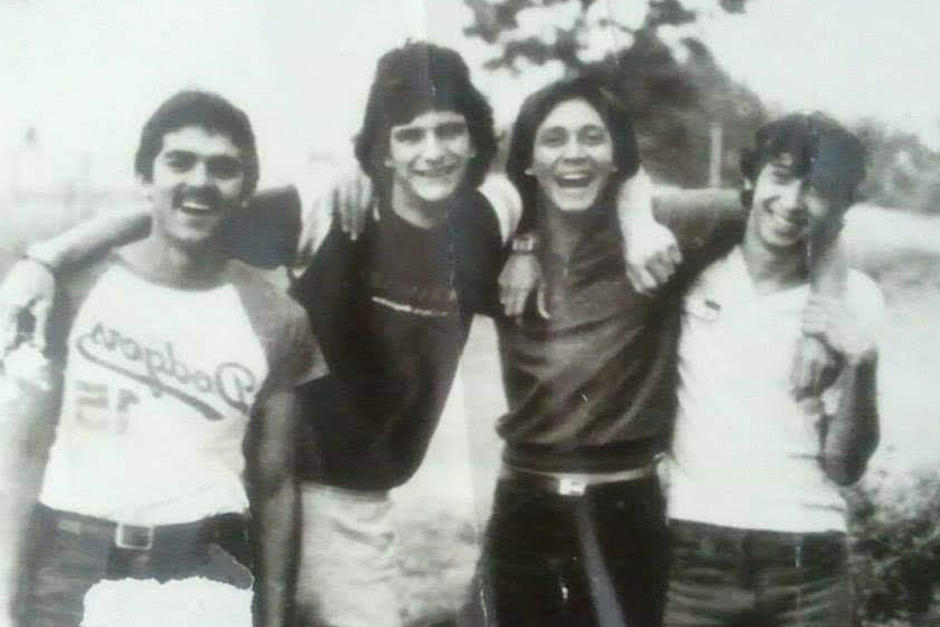 Jorge y Leticia, dos amigos de Ricardo Arjona recordaron sus anécdotas en la USAC. (Foto: Jorge de León)