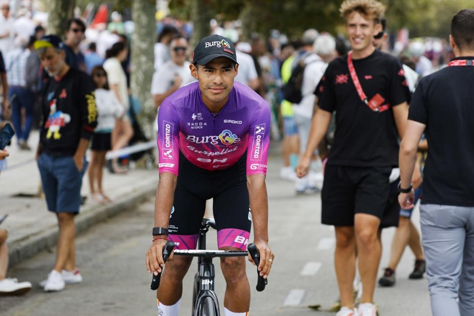 Enfermo, pero Sergio Chumil lucha en la Vuelta a España por escribir su propia historia. (Foto: Burgos Burpellet)