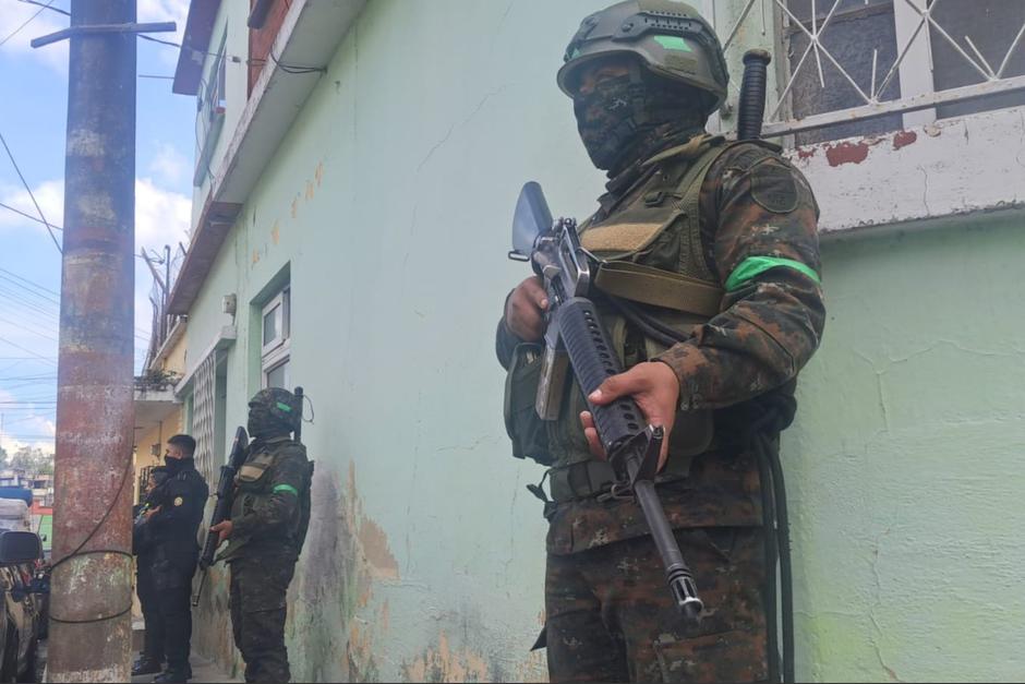 La presencia de las fuerzas de seguridad continuará en el barrio El Gallito confirmaron las autoridades del Mingob. (Foto: José Pos / Soy502)