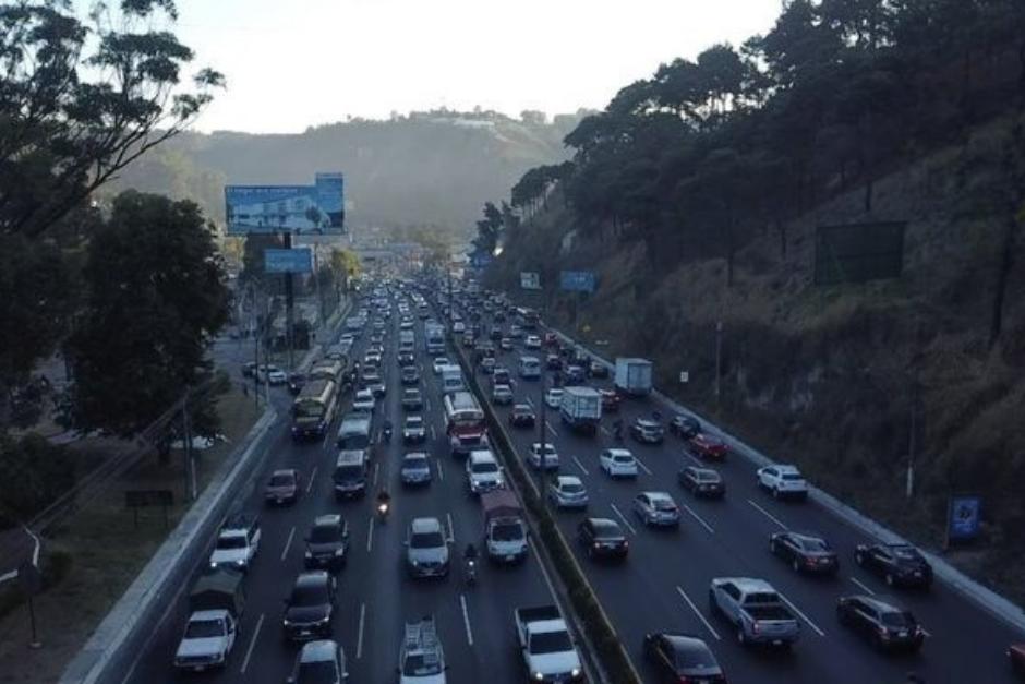 Las autoridades de tránsito mantienen monitoreo de la zona y recomendar rutas alternas.&nbsp;(Foto: PMT Villa Nueva)