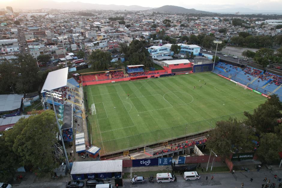 El césped del estadio El Trébol luce en buenas condiciones y recibiría a la Selección en noviembre.