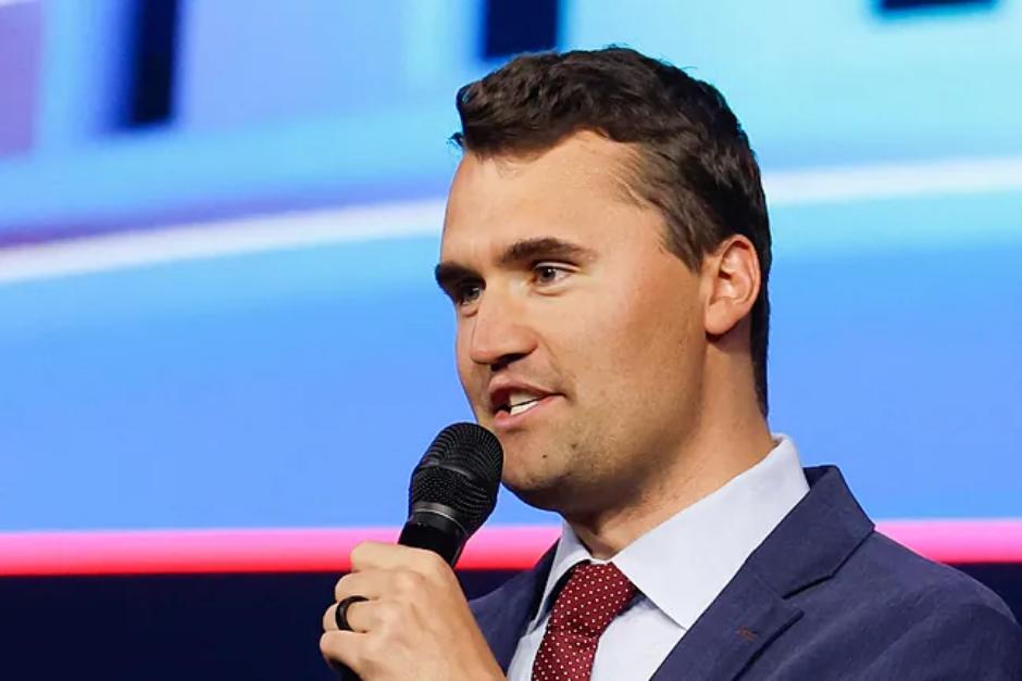 Charlie Kirk&nbsp;es conocido por sus presentaciones en universidades y su debate&nbsp;lo ha convertido en una figura reconocida dentro del sector conservador estadounidense. (Foto: AFP/Archivo)