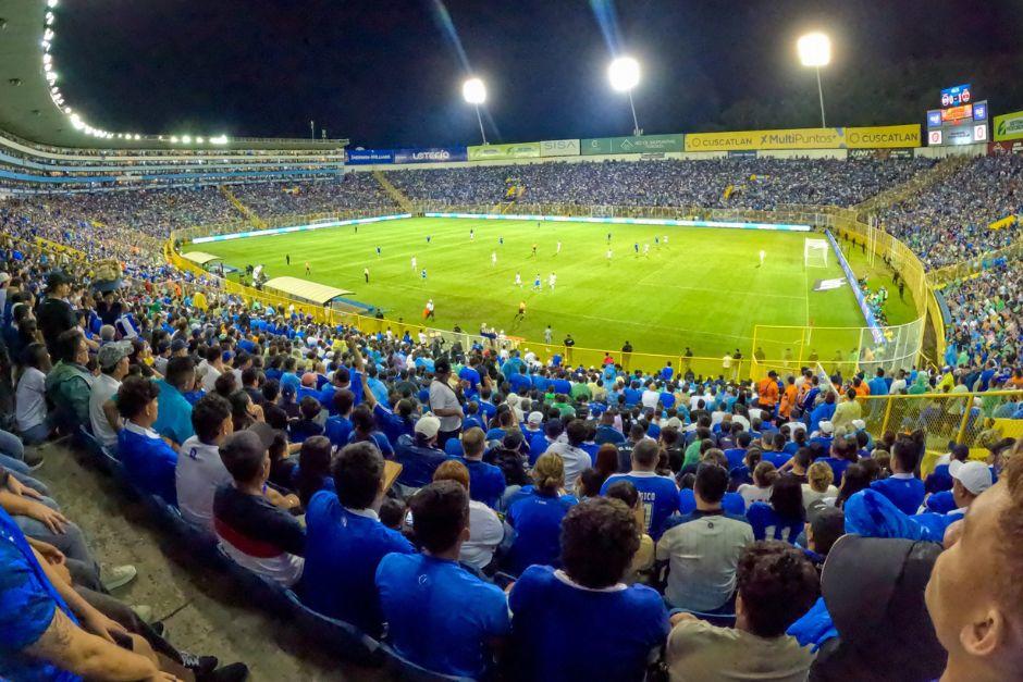 La selección salvadoreña queda a la espera de resolución de la FIFA por insultos racistas en el Estadio Cuscatlán. (Foto: La Selecta)