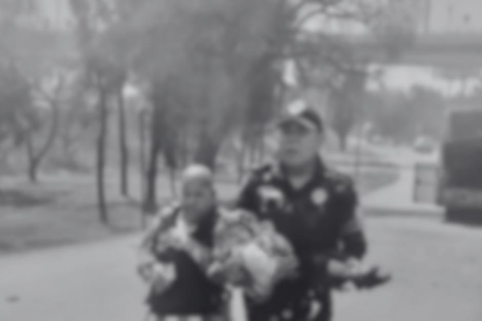 La menor que rescató Alicia continúa internada en el hospital tras la explosión. (Foto: N+México)