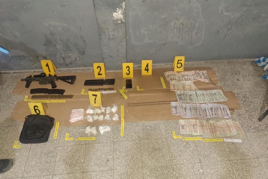 Operativo permite captura de sujeto que conducía vehículo con varios ilícitos. (Foto: PNC/Soy502)