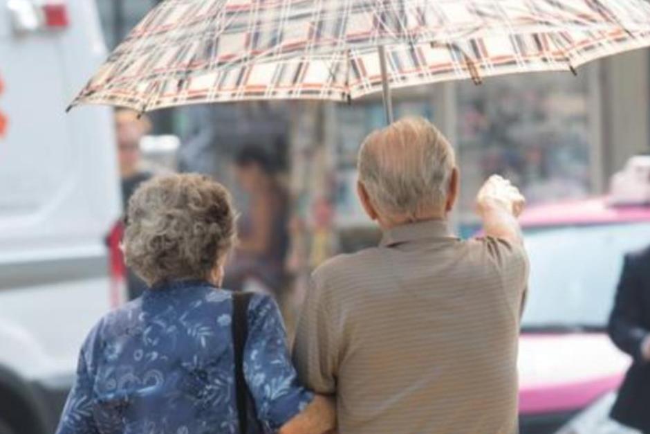 Mediante una nueva ley, se busca destinar Q3 mil millones a un programa que beneficie a todas las personas mayores de 65 años que no ganen por lo menos el salario mínimo. (Foto: Archivo/Soy502)&nbsp;