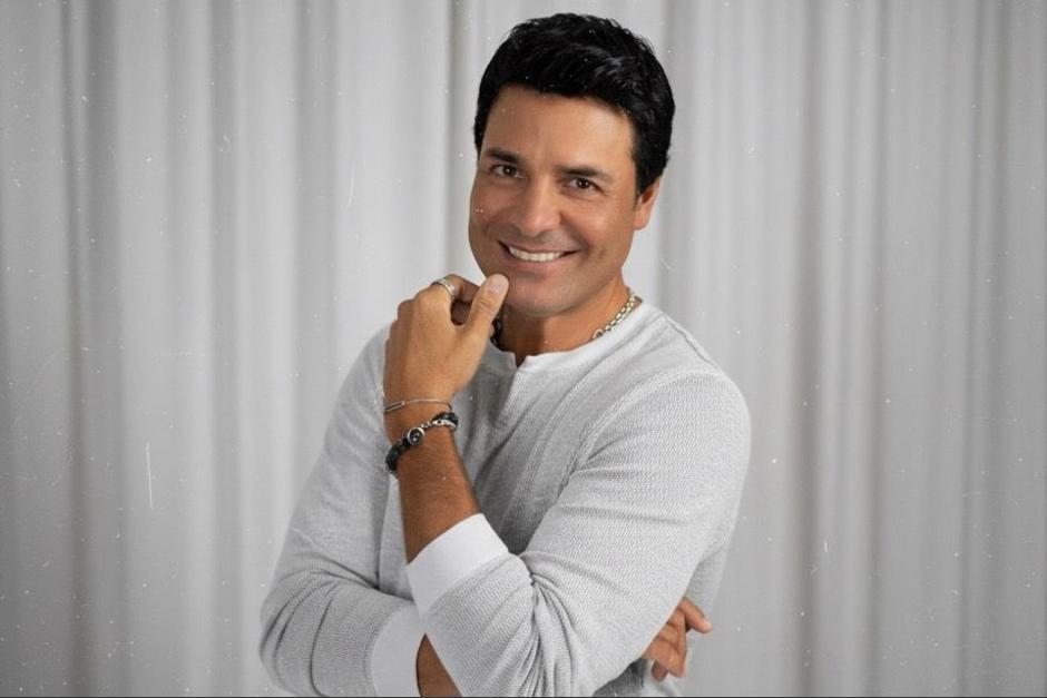 Fans crean postales con IA junto al cantante puertorriqueño. (Foto: X)